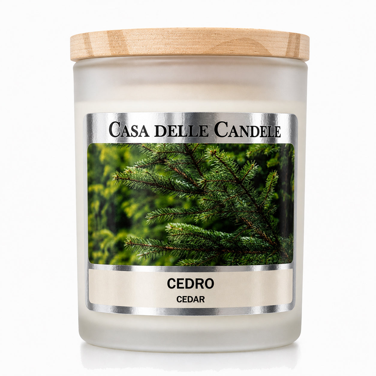 candela in cera di soia cedro primo piano