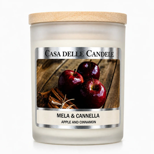 candela in cera di soia mela e cannella primo piano